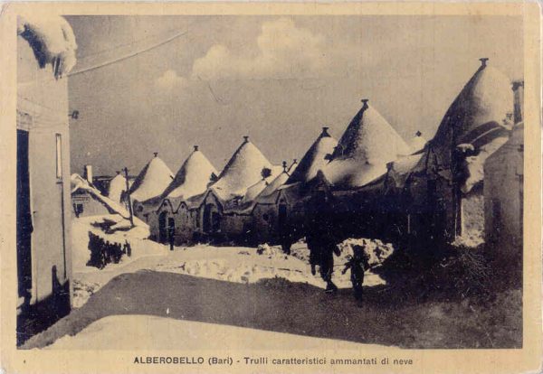 Alberobello - Trulli nella neve 1954