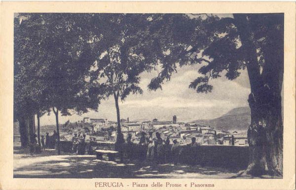 Perugia - Panorama da Piazza delle Prome