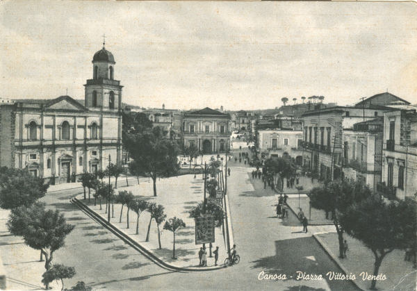 Canosa - Piazza Vittorio Veneto 1955