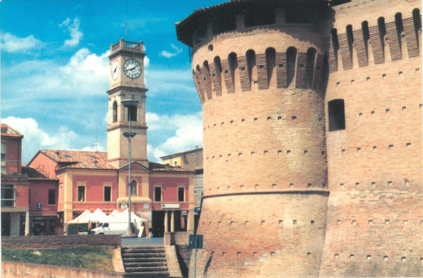 Forlimpopoli - Piazza Garibaldi e Rocca Sforzesca