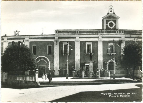 Vico del Gargano - Piazza S. Domenico 1957