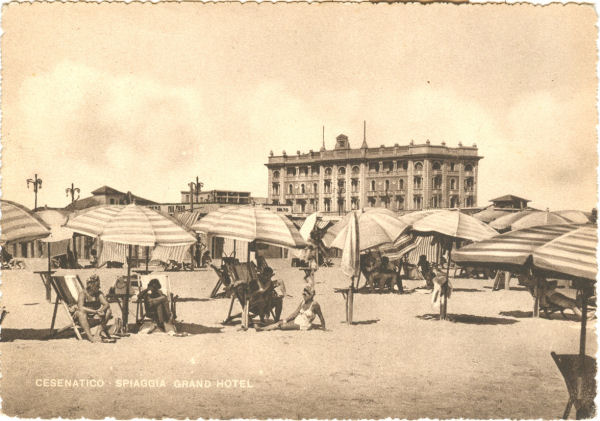 Cesenatico - Spiaggia con Grand Hotel 1951