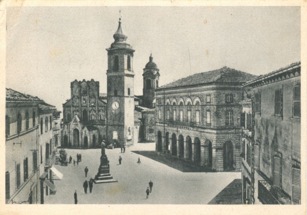 San Ginesio - Piazza Gentili 1939