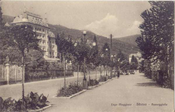 Stresa - Passeggiata sul Lago Maggiore